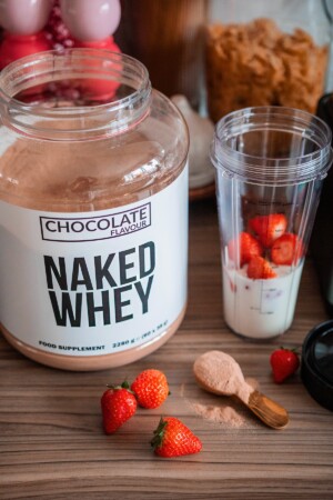 naked nutrition chocolate whey powder review